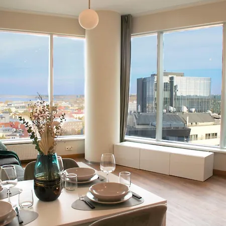 Panoramic Sea View -11th Floor *